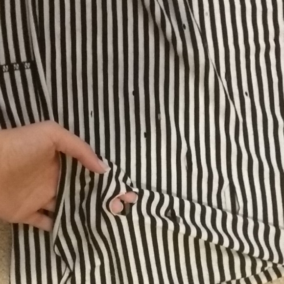 Able black and white grunge tee - Picture 4 of 4